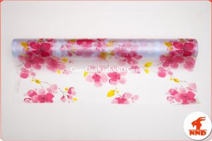 Giấy dán kính bông đào đỏ mã A02