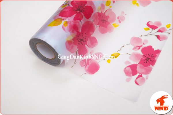 Giấy dán kính bông đào đỏ mã A02