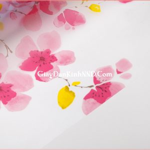 Giấy dán kính bông đào đỏ mã A02