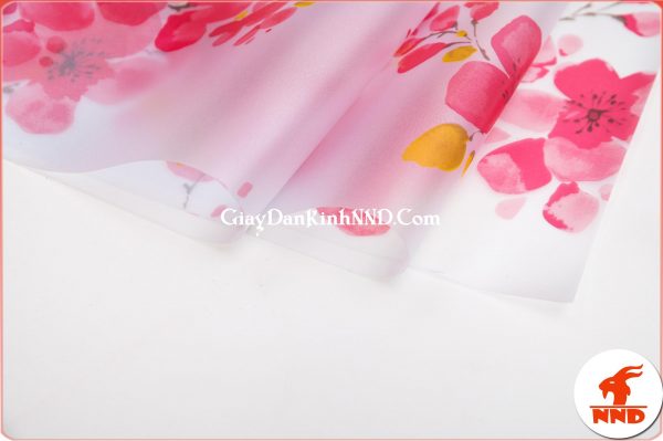 Giấy dán kính bông đào đỏ mã A02