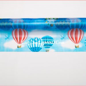 A12 là mẫu giấy decal hoa văn hình khinh khí cầu trên nền trời xanh
