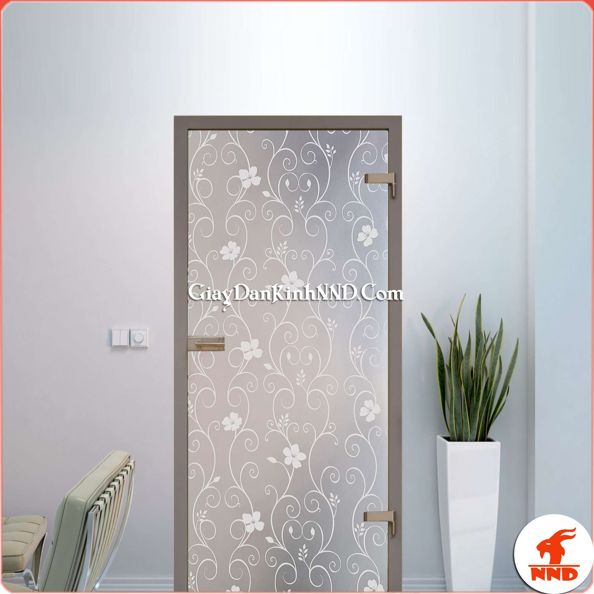 Đây là hình ảnh mẫu giấy dán kính trang trí A17, được thiết kế lạ mắt, độc đáo với họa tiết hoa dây màu trắng trên nền giấy cùng tông màu, khiến cho người nhìn thấy ngay được sự uyển chuyển, nhẹ nhàng của mẫu giấy này.