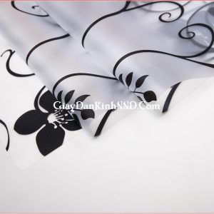 Giấy dán kính trang trí hoa dây đen mã A18