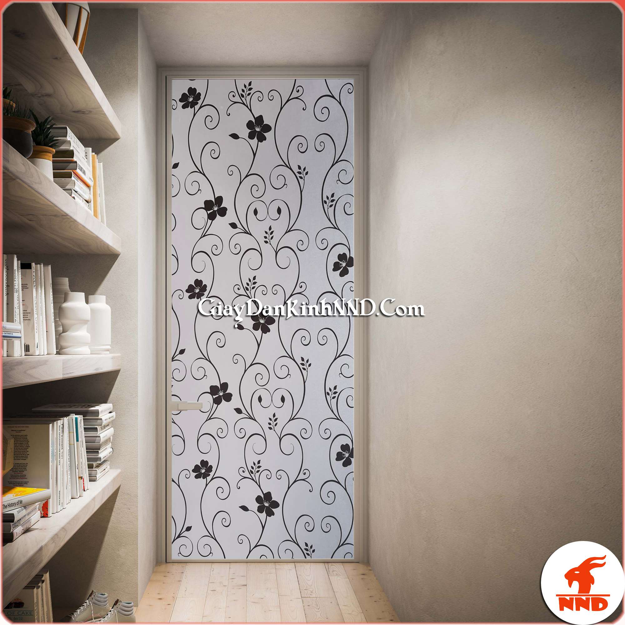 mẫu giấy dán kính trang trí A18, được thiết kế giống hệt với mẫu A17, nhưng điểm khác biệt nổi bật nhất mà ai cũng nhận ra đó là màu sắc của họa tiết dây hoa leo được thay thế bằng màu đen huyền bí, thu hút và bắt mắt hơn so với mẫu giấy dán kính A17, tạo được điểm nhấn sắc nét hơn. Nếu bạn thích các mẫu trẻ trung hiện đại mà vẫn đảm bảo được sự sang trọng cần thiết thì mã giấy dán kính A18 là sự lựa chọn không thể tuyệt vời hơn