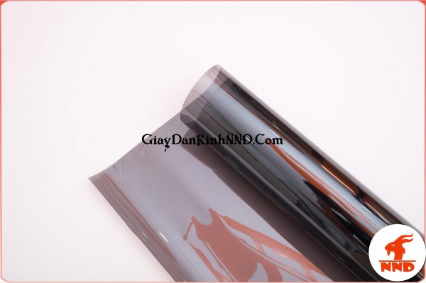 BB35 được sản xuất trên công nghệ UV400 Total Care với khả năng cách nhiệt lên đến gần 90%
