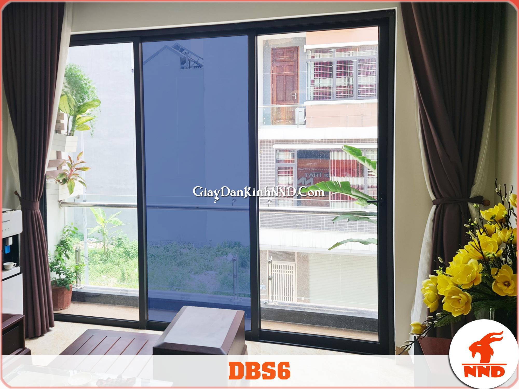 Ảnh thi công thực tế lên kính của sản phẩm phim cách nhiệt mã DBS6