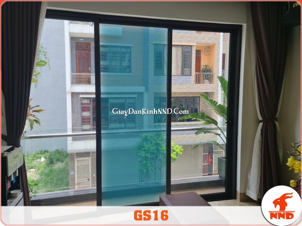 Ảnh thi công thực tế lên kính của sản phẩm phim cách nhiệt mã GS16