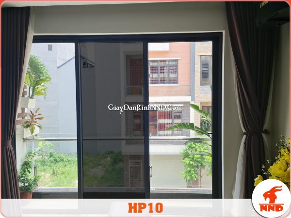Ảnh thi công thực tế lên kính của sản phẩm phim cách nhiệt mã HP10