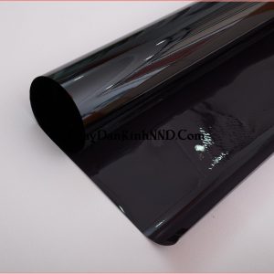 SB20 là mẫu phim màu tối có khả năng cản sáng rất tốt