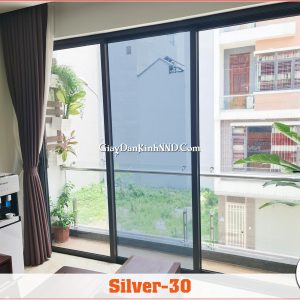 Ảnh thi công thực tế lên kính của sản phẩm phim cách nhiệt mã Silver30
