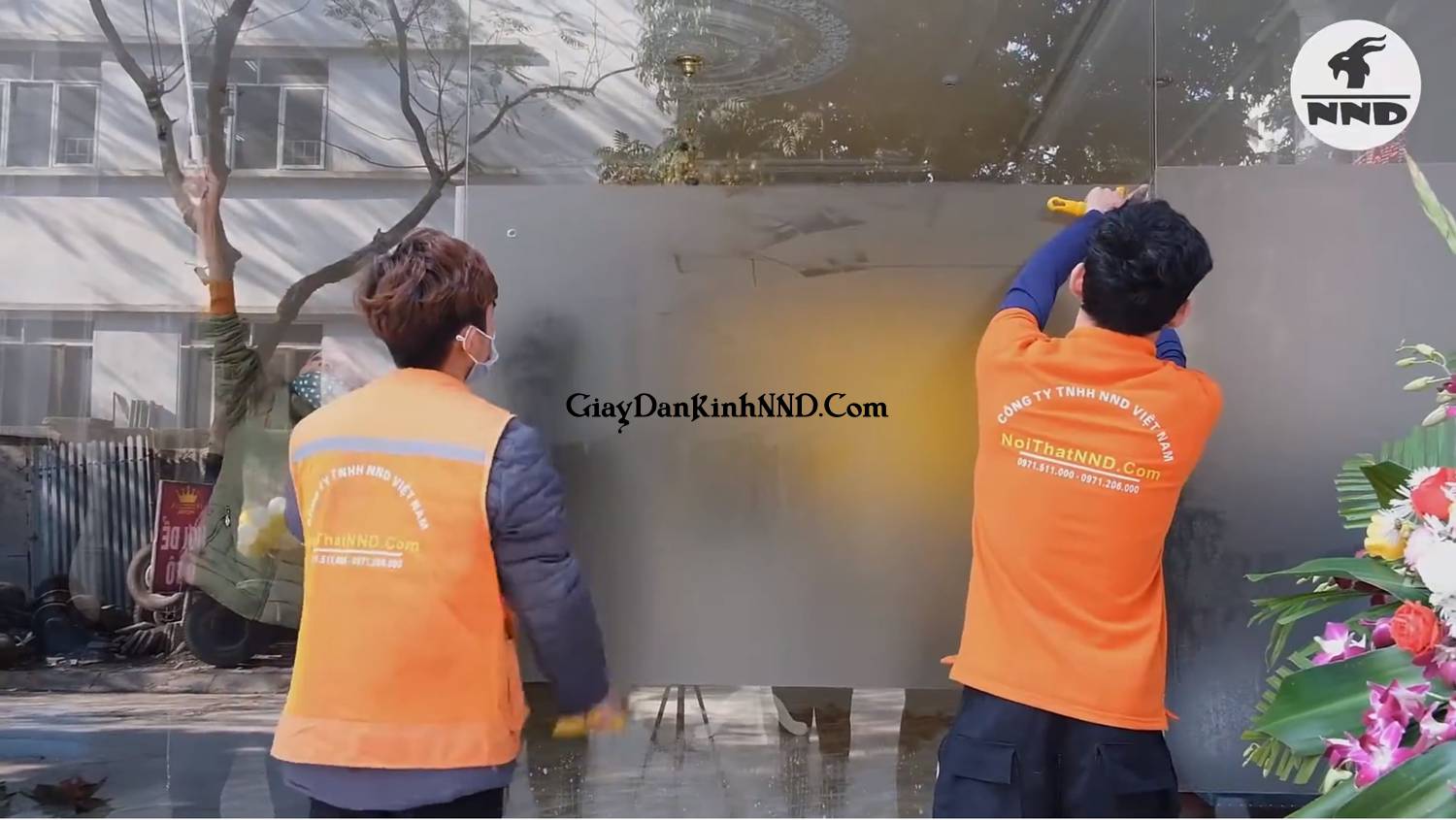 Khi bạn thuê thợ dán kính của NND. Dám khẳng định bạn sẽ nhận được mức giá ưu đãi nhất VIệt Nam.