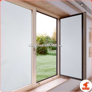 Thiết kế độc đáo và ứng dụng tốt trong việc che phủ tầm nhìn ra bên ngoài cũng như vào trong nhà, mẫu giấy dán kính A31 đang được rất nhiều trong dán kính văn phòng và dán kính cho các cá nhân, hộ gia đình lựa chọn dán cửa kính trang trí tại nhà mình, phù hợp rất nhiều các không gian khác nhau