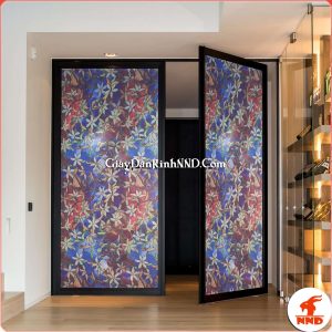 Trang trí các bức vách tường kính bằng giấy dán kính đẹp