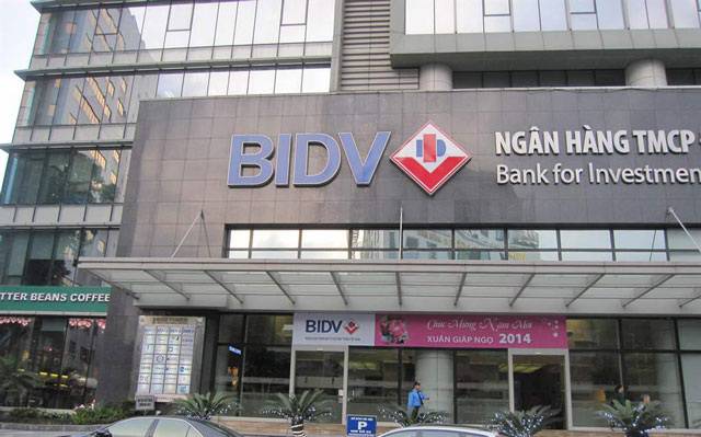 Sử dụng phim cách nhiệt mã P1 và dán mờ cho chi nhánh hàng vôi