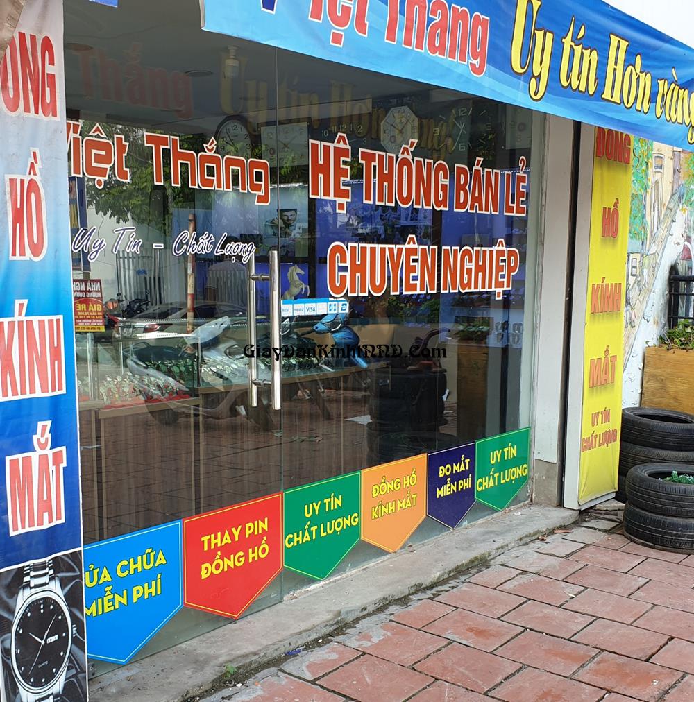 Cắt chữ decal dán kính