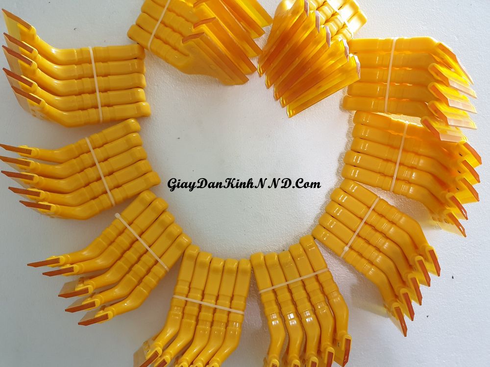 Gạt dán kính