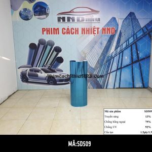 P4 là mã giấy decal dán kính phản quang màu xanh dương rất bắt mắt với khả năng cách nhiệt khá tốt cùng giá thành phải chăng. Tuy nhiên chất lượng và độ bền phim thuộc nhóm giá rẻ này thường không cao.