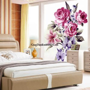 Một khi bạn đã quyết định dán kính dán kính phòng ngủ, bạn nên dành thời gian để lựa chọn màu sắc và trang trí phản ánh đúng tính cách của bạn nhưng cũng phải tính đến sự thoải mái cho không gian để bạn nghỉ ngơi, thư giãn.