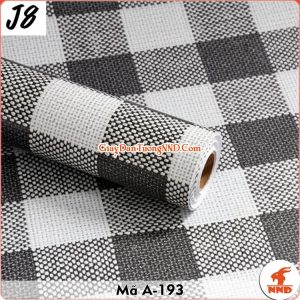 Decal dán tường kẻ ô trắng đen mã A-193