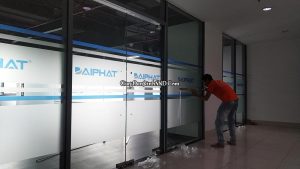 Ảnh thi công thực tế Dán kính mờ công ty Đại Phát