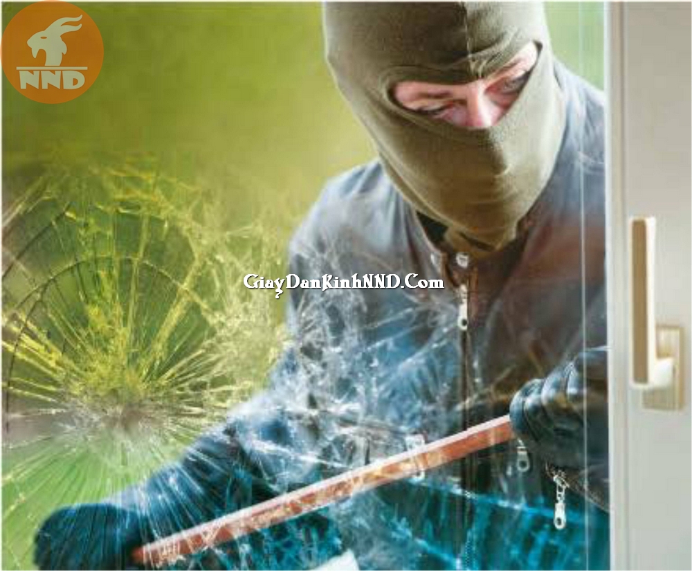 Ngoài khả năng cách nhiệt cực tốt, mẫu phim 4M này còn có khả năng cường lực bảo vệ kính.