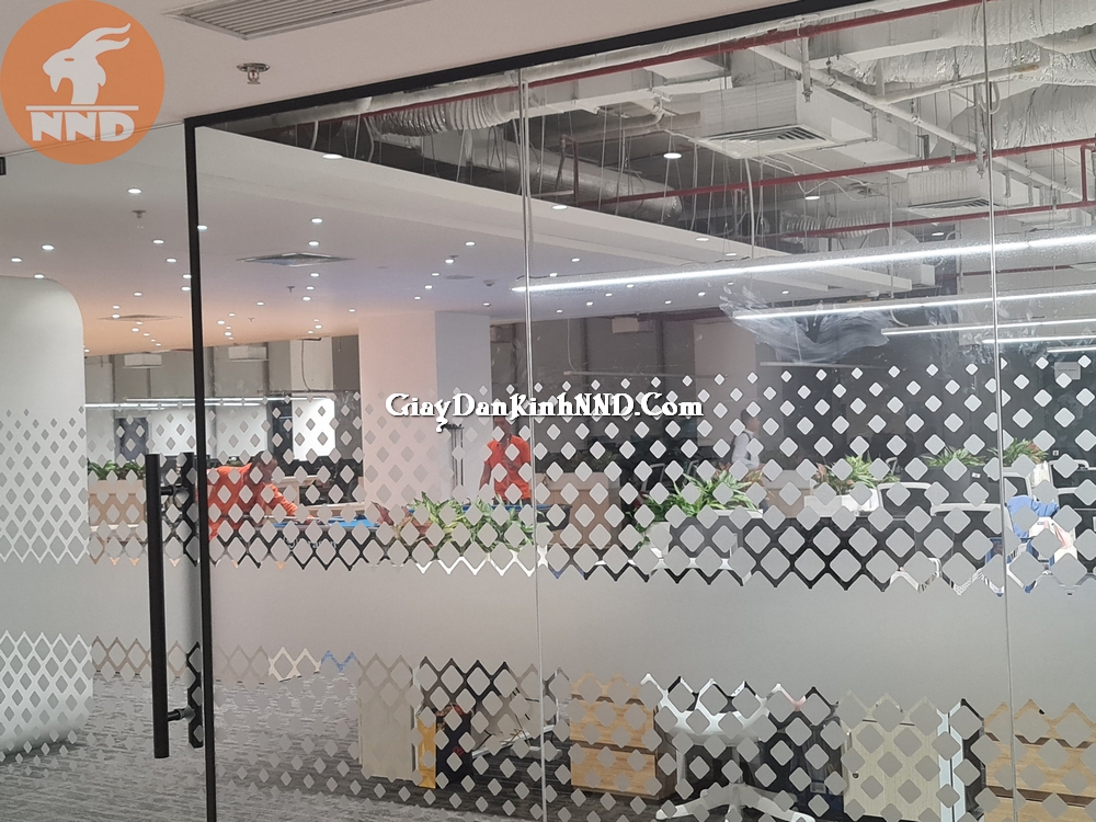 cắt cnc decal mờ hình quả trám thi công cực khó nhưng siêu đẹp