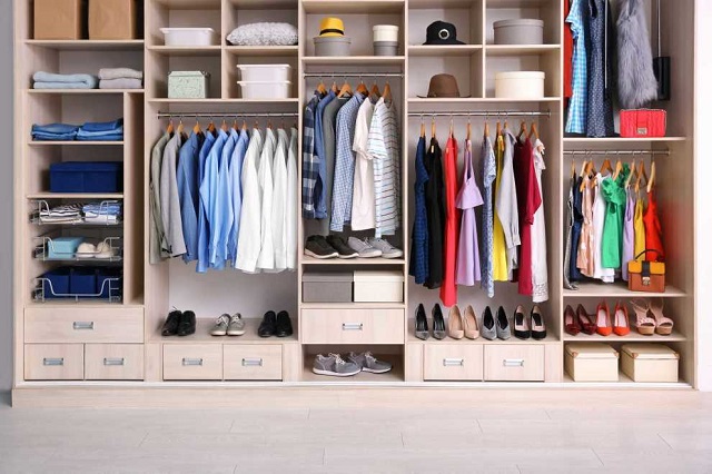Bật Mí 11 Cách Sắp Xếp Tủ Quần Áo Gọn Gàng, Khoa Học 2 Cách xếp quần áo gọn gàng vào tủ là sắp xếp theo chức năng