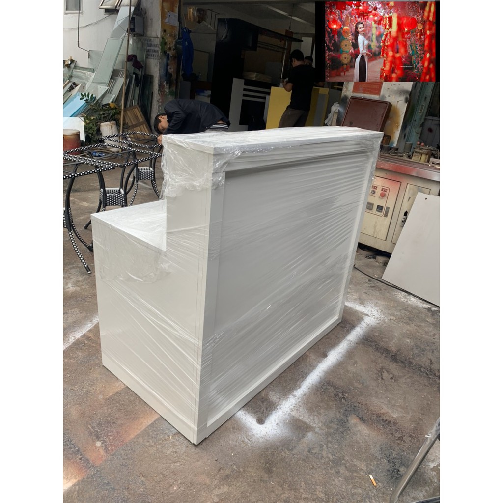 Quầy Thu Ngân Shop Quần Áo 1m – QLTVP31 4 Quầy Thu Ngân Shop Quần Áo 1m – QLTVP31