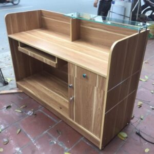 quầy lễ tân nhà nghỉ