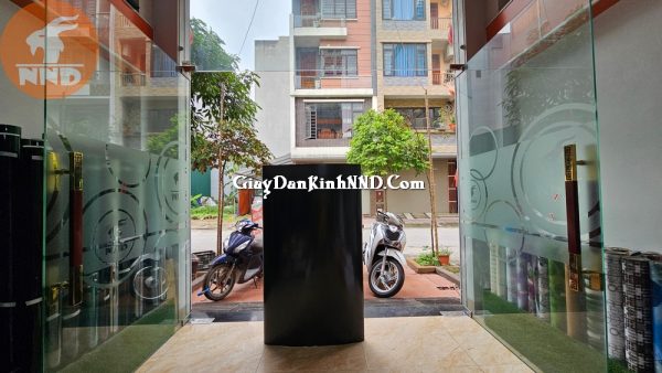 Ảnh chụp phim dán kính chắn sáng Black Out