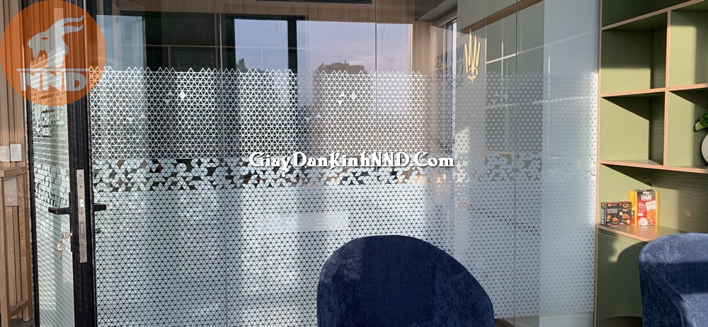 In decal trong dán kính văn phòng siêu đẹp tại HCM