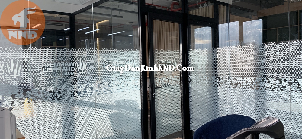 In decal trong dán kính văn phòng siêu đẹp tại HCM