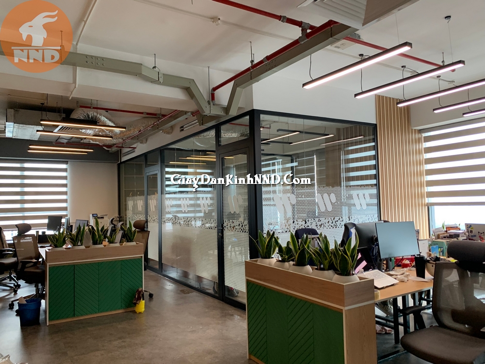 In decal trong dán kính văn phòng siêu đẹp tại HCM