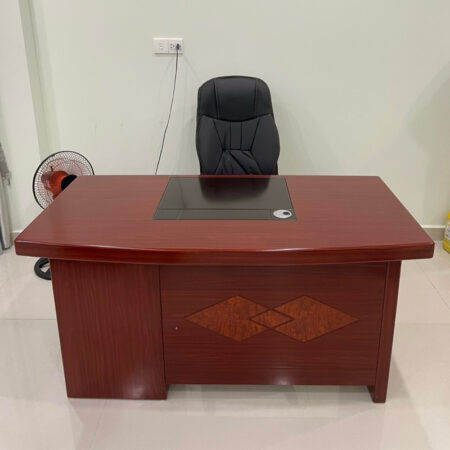 Bàn Giám Đốc Yếm Hoa Văn 2 Hình Thoi 1m2 – BGDVP49