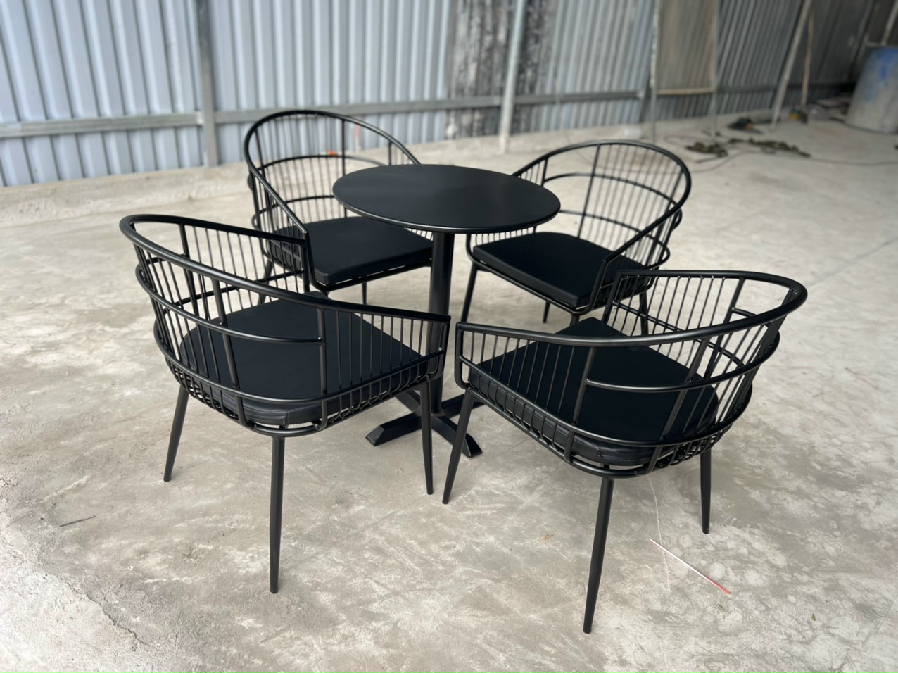 Bàn ghế cafe làm bằng sắt có độ bền cao