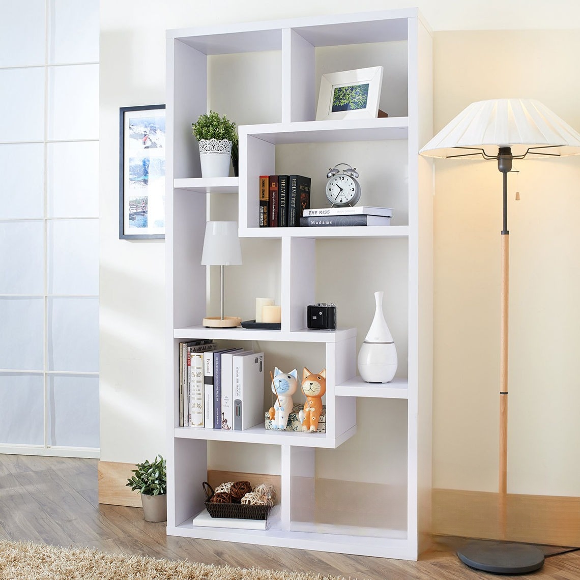 Kệ trang trí đứng bằng nhựa Đài Loan hiện đại