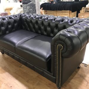 Sofa văng được thiết kế theo phong cách cổ điển
