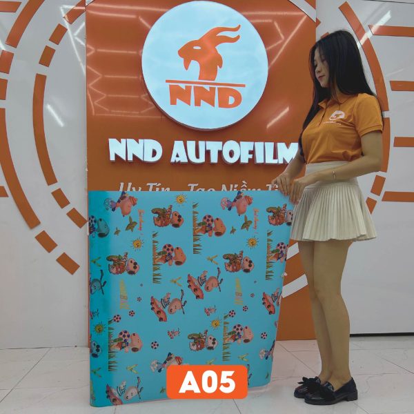 Giấy dán kính họa tiết hình chú chó mã A05
