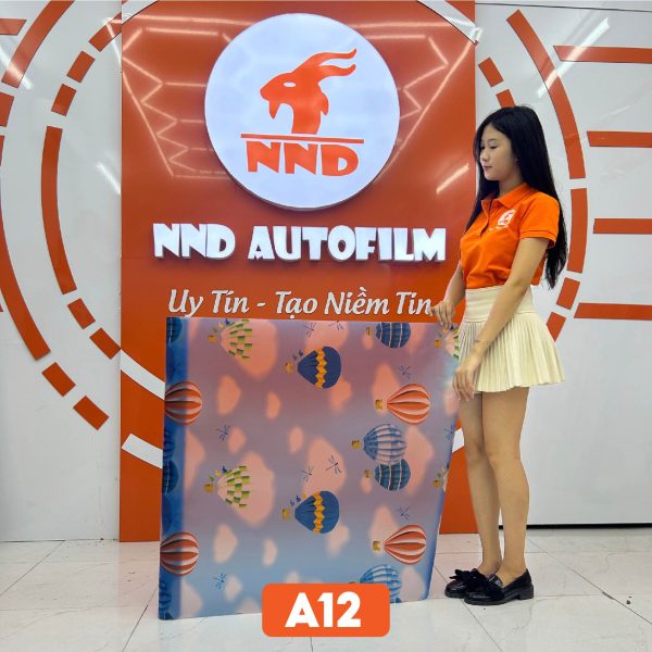 Giấy dán kính hoa văn hình khinh khí cầu mã A12