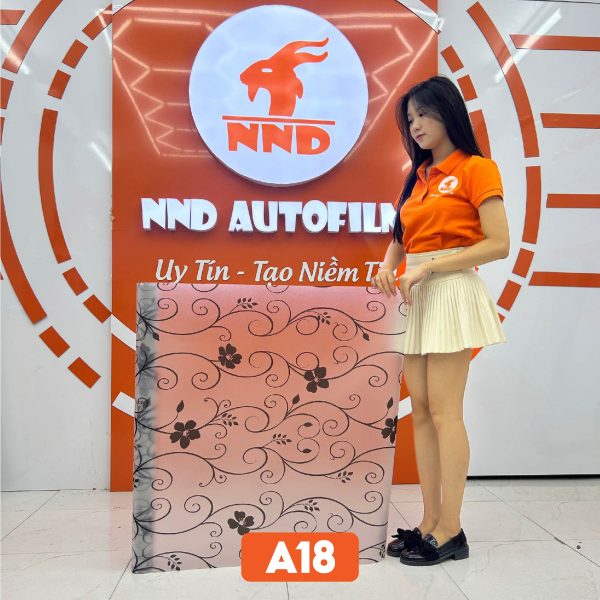 Giấy dán kính trang trí hoa dây đen mã A18