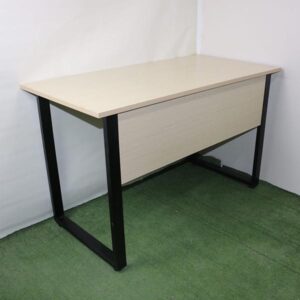Bàn Làm Việc Chân Sắt Có Yếm 1m2 - BLVVP69