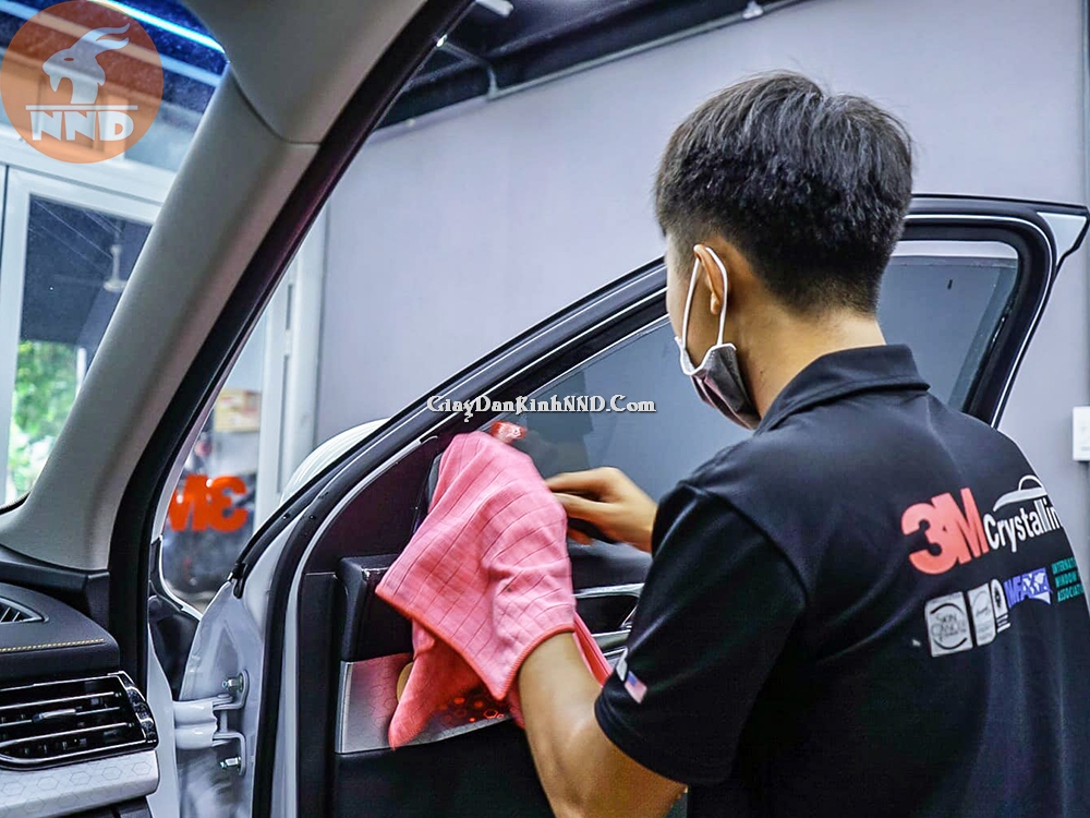 Chuyên thi công phim cách nhiệt ô tô 3M tại Hà Nội và HCM