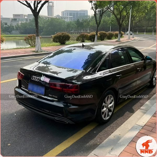 Phim đổi màu kính lái cách nhiệt cho oto