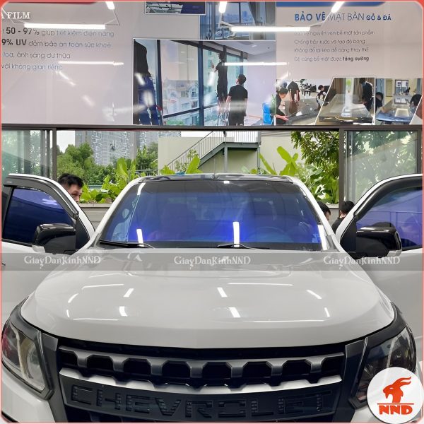 Phim cách nhiệt đổi màu cho kính ô tô