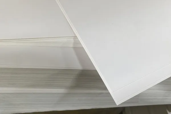 Giấy Ivory là một loại giấy cao cấp