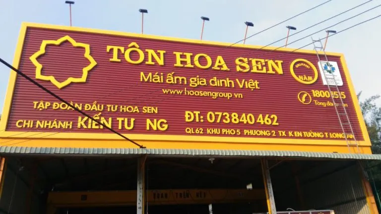 Bảng hiệu chữ tôn tĩnh điện tập đoàn Tôn Hoa Sen