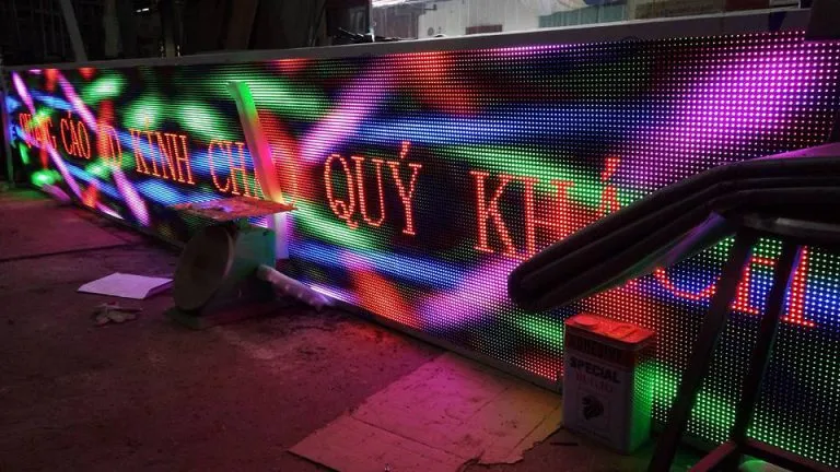 Bảng hiệu led ma trận nhiều màu