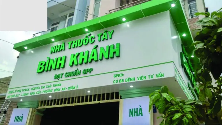 Bảng hiệu nhà thuốc tây Bình Khánh
