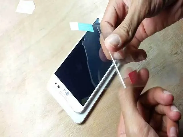 Cách dán decal điện thoại chi tiết