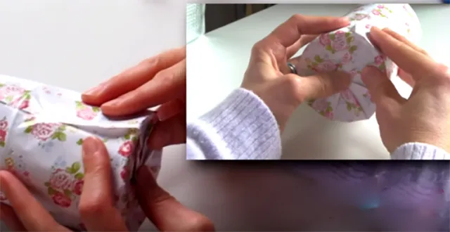 Gấp sao cho tạo thành tâm hình tròn